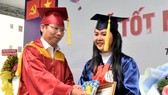 Gần 1.900 sinh viên HCE nhận bằng tốt nghiệp