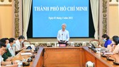 Vice Chairman of the People's Committee of Ho Chi Minh City Vo Van Hoan speaks at the Government's meeting. (Photo: SGGP)