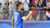 Olivier Giroud tỏa sáng trong chiến thắng của Pháp trước Paraguay. Ảnh: Daily Mail