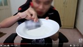 Hình ảnh cắt từ một clip với nội dung hướng dẫn sử dụng ma túy từ… bột ngọt và bột mì, đăng trên YouTube gây bức xúc dư luận