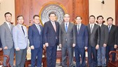 Secretary of the HCM City Party Committee Nguyen Thien Nhan received Vice Chairman of the Lotte Group Hwang Kag-gyu.  (Photo: HCMCPV. ORG.VN)