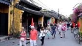 Visitors to Hoi An city (Photo: VNA)