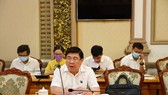  Chairman of the municipal People’s Committee Nguyen Thanh Phong decides to cancel fireworks displays  on the Reunification Day (April 30) at a meeting on April 26. (Photo: SGGP)