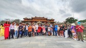 Thua Thien- Hue Province receives a delegation of nearly 600 tourists visiting Hue Imperial Citadel  on March 15.