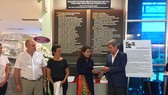 Đại sứ Argentina tại Việt Nam trao tặng Bảo tàng Chứng tích Chiến tranh kỷ vật của nhà báo Ignacio Ezcurra