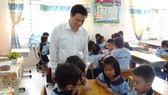 Thứ trưởng Bộ GD-ĐT Nguyễn Hữu Độ khảo sát tình hình triển khai chương trình giáo dục phổ thông mới tại TPHCM