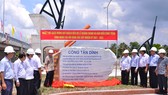 Bộ NN-PTNT bàn giao 3 cống kiểm soát nguồn nước ở Trà Vinh và Vĩnh Long