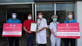 Chương trình "Tiếp sức Việt Nam" trao tặng máy thở và thiết bị y tế tại TPHCM