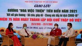 Các gương điển hình "Hoa việc thiện" giao lưu tại lễ tuyên dương