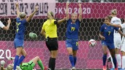 Các cô gái Thụy Điển thể hiện sức mạnh tuyệt đối ở vòng bảng.