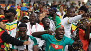 Khán giả Senegal "bùng nổ" ngay tại Qatar