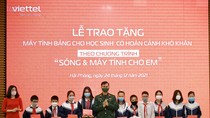 Tập đoàn Viettel trao tặng máy tính bảng cho các học sinh có hoàn cảnh khó khăn ở thành phố Hải Phòng