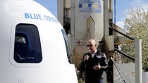 Công ty tên lửa Blue Origin của tỷ phú Jeff Bezos đã sẵn sàng mở bán vé du lịch vũ trụ ở quỹ đạo thấp. Ảnh: REUTERS