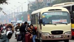 Unlicensed coaches, illegal stations are blooming, causing serious traffic congestion in many cities