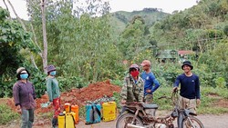 Huyện Tu Mơ Rông kiến nghị giải pháp để người dân thực sự hưởng lợi từ trồng rừng
