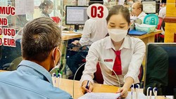 Giao dịch viên Hoàng Thị Dung - Agribank huyện Hữu Lũng, Lạng Sơn đã giúp khách hàng ngăn chặn vụ lừa đảo.
