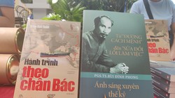 Giao lưu xung quanh các tác phẩm viết về Chủ tịch Hồ Chí Minh