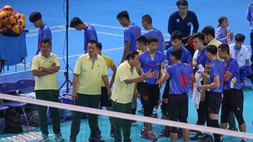 Thầy trò đội TPHCM. Ảnh: DŨNG PHƯƠNG