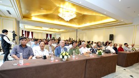 Buổi lễ ra mắt sách vào ngày 16-4.