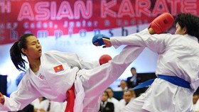 Võ sĩ Nguyễn Thị Ngoan (trái).