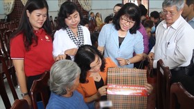 Mang quà đến với người dân Bình Định, cùng đón tết an vui