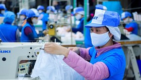 Doanh nghiệp đang hết sức khó khăn khi phải gồng gánh để tồn tại suốt 2 năm dịch Covid-19 bùng phát.