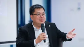 Chủ tịch FPT Telecom nhận định "mặt trời" sẽ chiếu sáng tất cả các ngành nghề sau đại dịch.