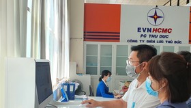 Ngành điện TPHCM hiện cung cấp 100% dịch vụ điện 24/7 theo hình thức trực tuyến ở cấp độ 4 với 19 loại hình dịch vụ