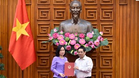Thủ tướng trao quyết định bổ nhiệm nữ Tổng Giám đốc đầu tiên của TTXVN