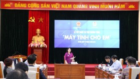 Bộ GD-ĐT tiếp nhận tài trợ (lần thứ nhất) chương trình “Máy tính cho em”