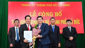Nguyên lãnh đạo UBND 3 quận bàn giao toàn bộ nhiệm vụ cho Chủ tịch UBND TP Thủ Đức