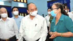 Chủ tịch nước Nguyễn Xuân Phúc tiếp xúc cử tri huyện Củ Chi. Ảnh: VIỆT DŨNG