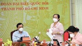 Đại biểu Nguyễn Thị Lệ phát biểu thảo luận tổ, chiều 22-10-2021. Ảnh: VIỆT DŨNG
