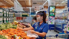 Supermarkets report dramatic increase in online orders these days