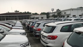 According to the General Department of Vietnam Customs, the number of imported cars in June reaches 44.5 percent compared to the last month. (Photo: Van Phuc)