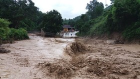 Torrential downpour, flood chaos to continue in Central region in next ten days