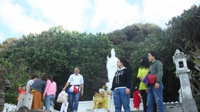 Hang Pagoda is one of QR Codes-attached tourism site.