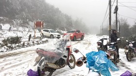 Northern people contrive to live under current gelid cold