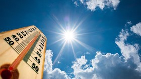 Country suffers from extreme hot weather