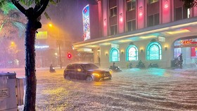 Torrential downpour submerges many streets in Hanoi