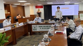 HCMC considers step-by-step reopening supermarkets, convenience stores