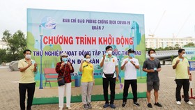 Quận 7 thí điểm mở cửa 2 công viên và 5 sân quần vợt phục vụ người dân