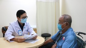 BSCKI. Lê Hoàng Bảo tư vấn cho người bệnh đái tháo đường