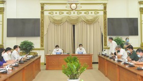 Quang cảnh buổi họp Ban Chỉ đạo phòng chống dịch Covid-19 TPHCM diễn ra sáng 10-5. Ảnh: CAO THĂNG