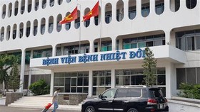 Tạm phong tỏa Bệnh viện Bệnh Nhiệt đới vì có 3 ca nghi mắc Covid-19