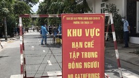 Những dịch vụ thiết yếu nào được hoạt động khi thực hiện Chỉ thị số 10 của UBND TPHCM?
