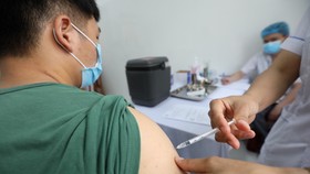 Tiêm thử nghiệm lâm sàng giai đoạn 3 vaccine Covid-19 Nano Covax cho người tình nguyện