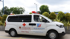 Xe cứu thương Agribank Chi nhánh Bình Thạnh tài trợ Bệnh viện TP Thủ Đức
