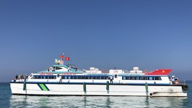 Tàu cao tốc đi từ cảng Sa Kỳ ra đảo Lý Sơn