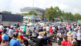 Vẫn tắc đường khu vực Bến xe miền Đông cũ